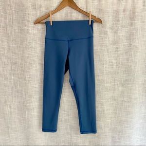 DYI Cropped Compressive Leggings